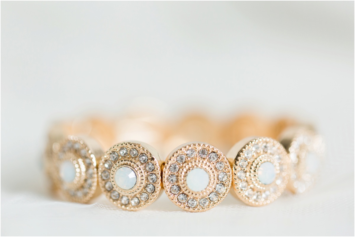 gold wedding jewelry