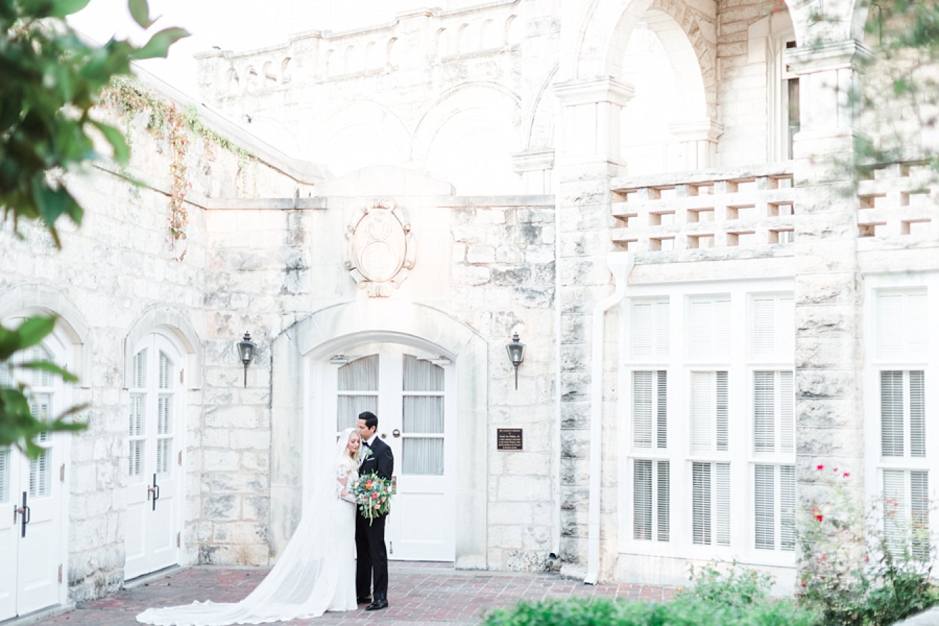 Chateau-Bellevue-Wedding-Photos-Austin-TX_0013.jpg